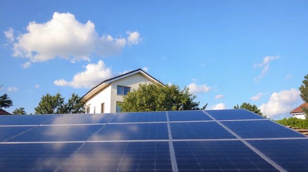 5 avantages des panneaux solaires photovoltaïques pour votre portefeuille